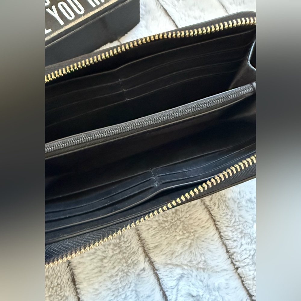 kate spade Black Pebbled Leather Zip Wallet with Gold Logo - Picture 4 of 4